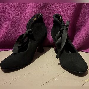 Baci Black Suede Women's Heels with Ribbon Tie : NWOT
